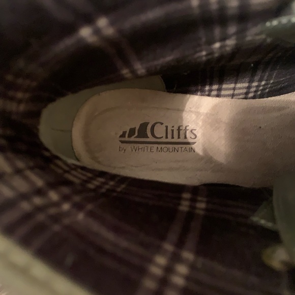 CLIFFS by Stone Mountain Taupe Faux Suede Lace Up Booties Size 8.5 - Picture 10 of 13